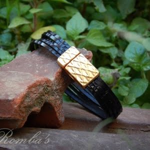 Handmade Leather Bracelet 'ZOE' 4